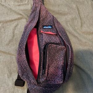 Kavu Sling Bag in Navy Blue with Pink Speckles